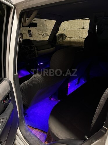 Mitsubishi Pajero io-6