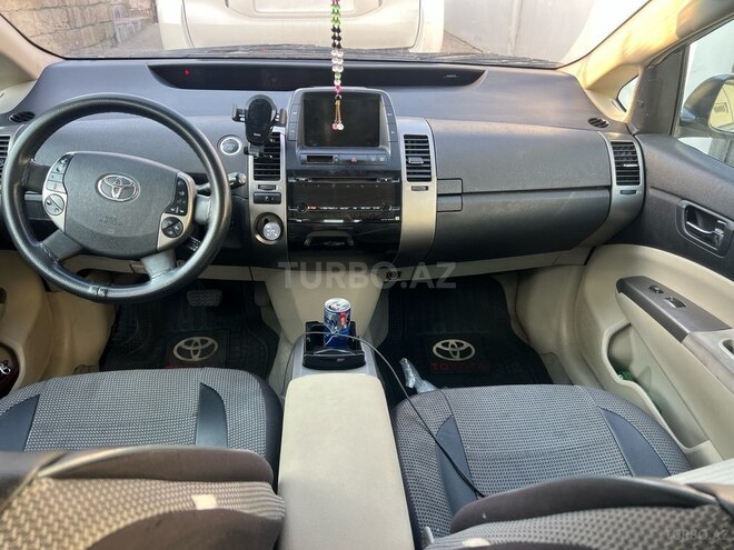 Toyota Prius-6