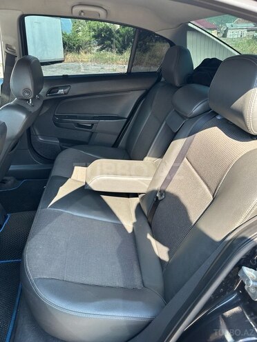 Opel Astra-11