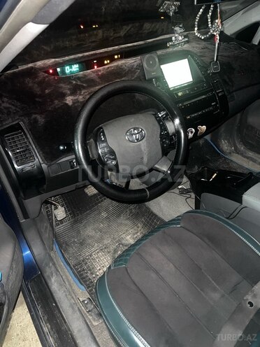 Toyota Prius-5