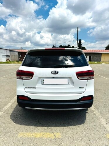 Kia Sorento-2