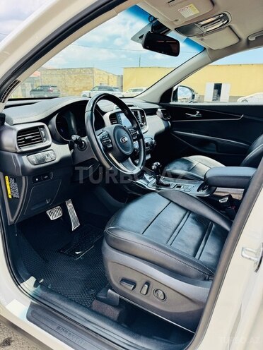 Kia Sorento-12