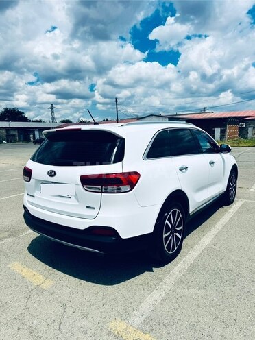 Kia Sorento-13