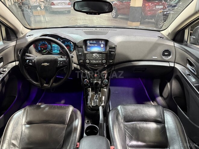 Chevrolet Cruze-16