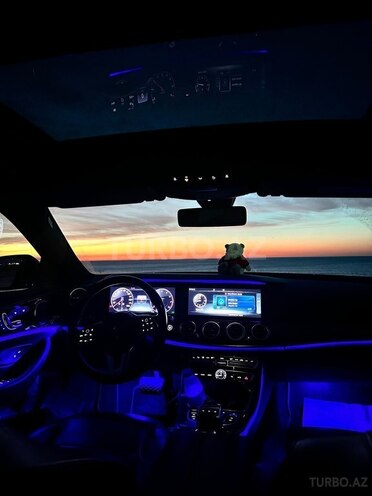 Mercedes E 250-7