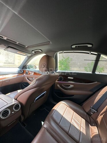 Mercedes E 250-19