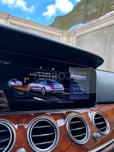 Mercedes E 250-12