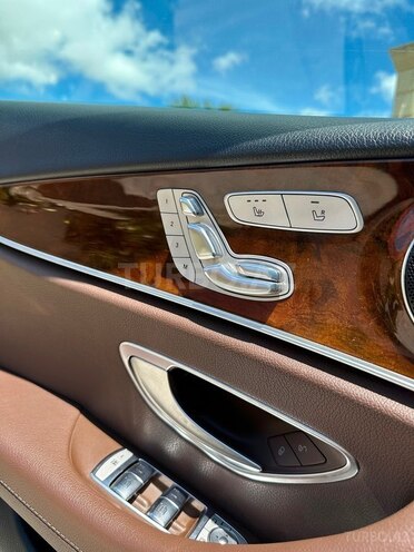 Mercedes E 250-21