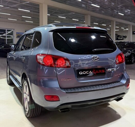 Hyundai Santa Fe-12