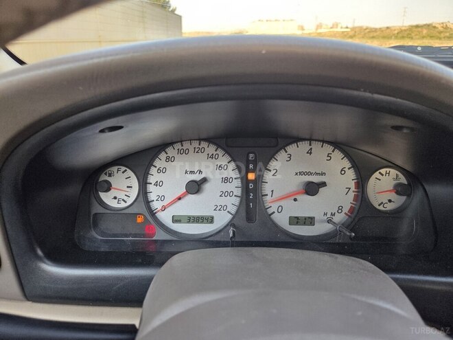 Nissan Sunny-8