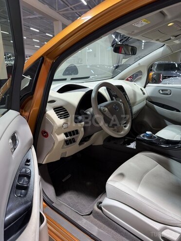 Nissan Leaf-12