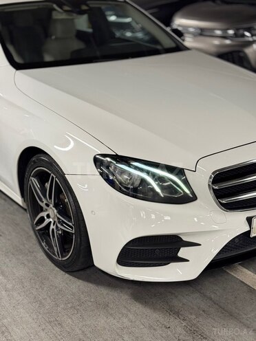 Mercedes E 200-4