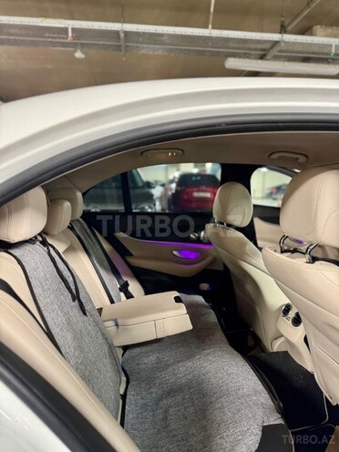 Mercedes E 200-17