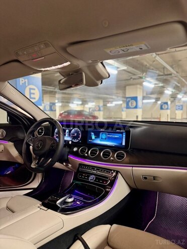 Mercedes E 200-13
