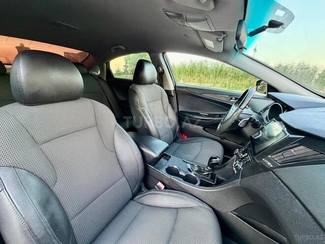 Hyundai Sonata-8