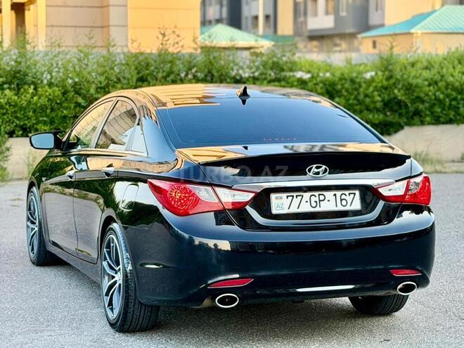 Hyundai Sonata-12