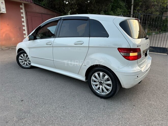 Mercedes B 170-11