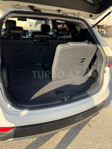Hyundai Santa Fe-6