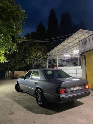 Mercedes 250 D-4
