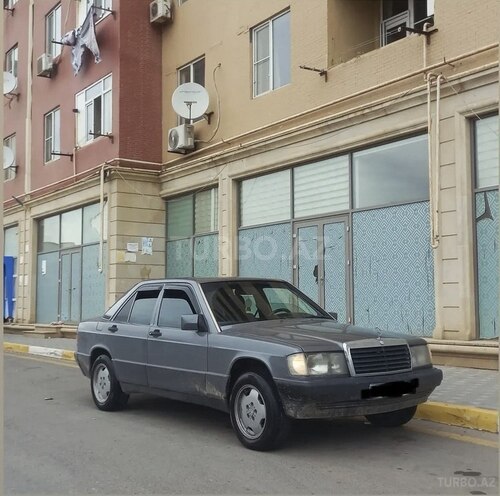 Mercedes 190-2