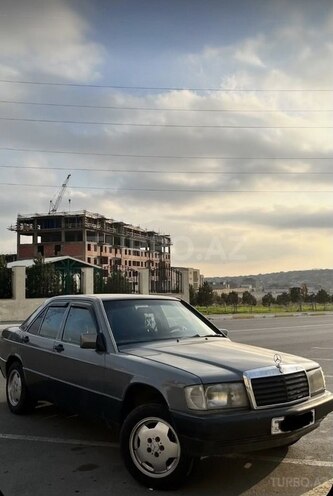 Mercedes 190-4