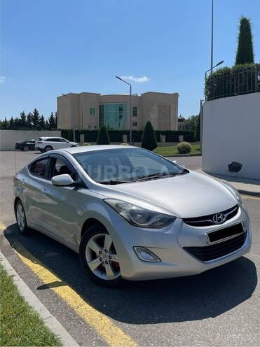 Hyundai Elantra-6