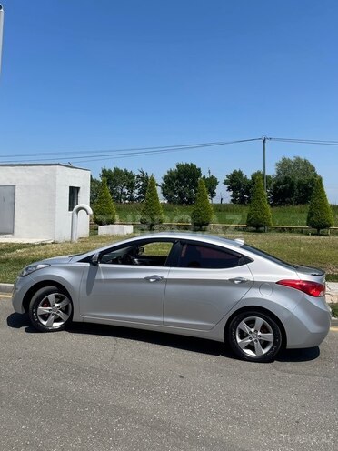 Hyundai Elantra-5