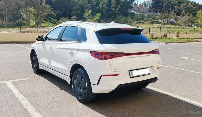 BYD e2-8