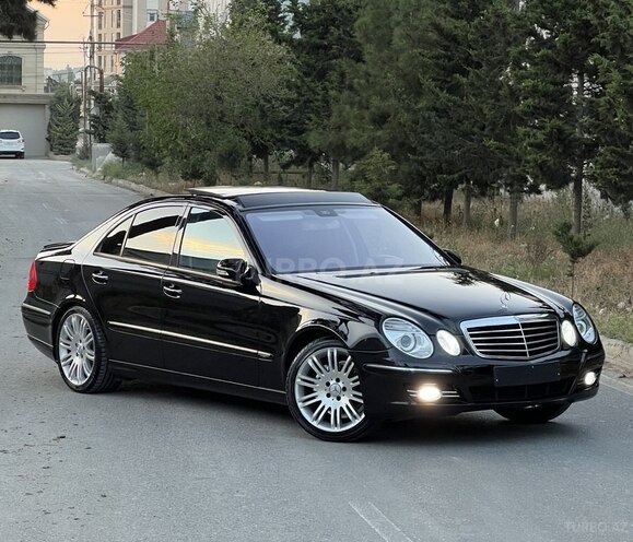 Mercedes E 240-1
