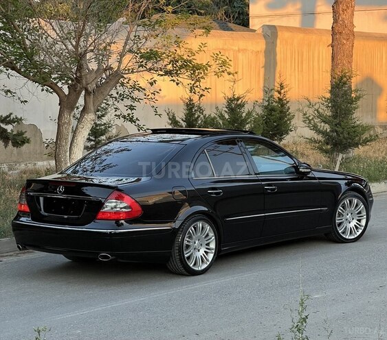 Mercedes E 240-11