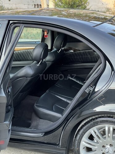 Mercedes E 240-19