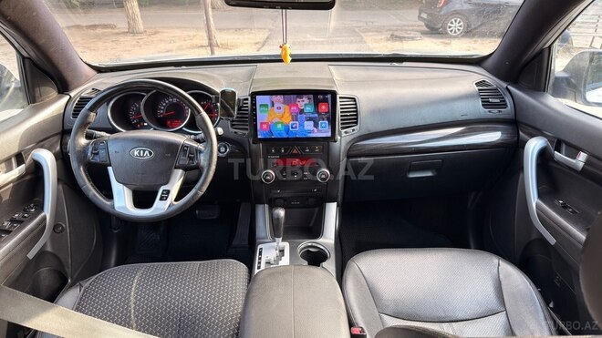 Kia Sorento-13