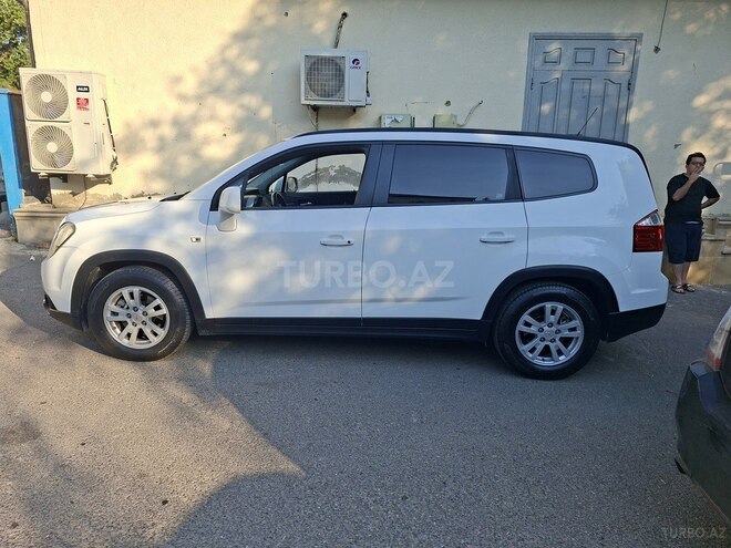 Chevrolet Orlando-4