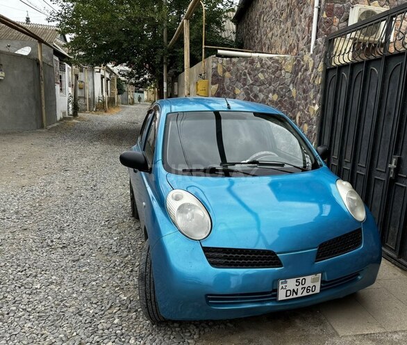 Nissan March-1
