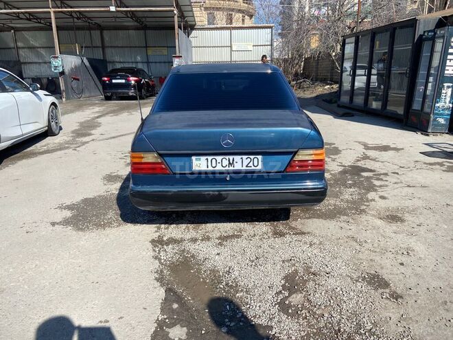 Mercedes 230 E-2