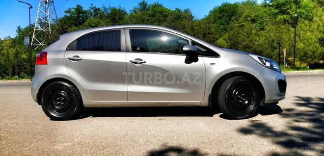 Kia Rio-7