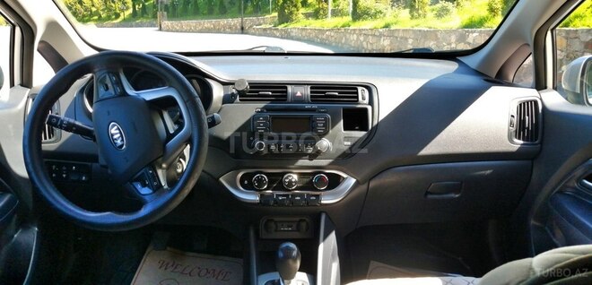 Kia Rio-8