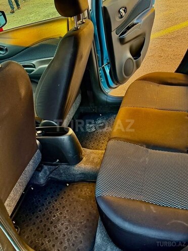 Nissan Note-7