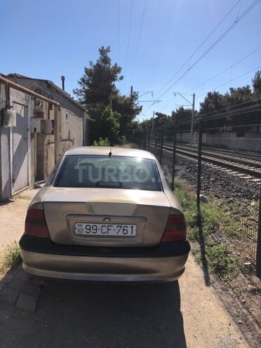Opel Vectra-3