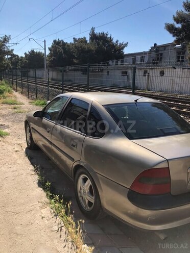 Opel Vectra-4