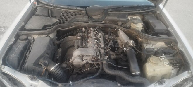 Mercedes E 220-6