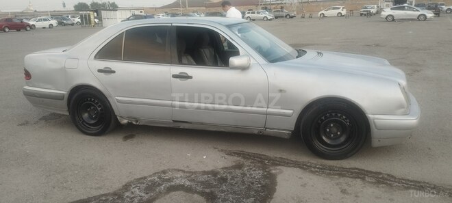 Mercedes E 220-4