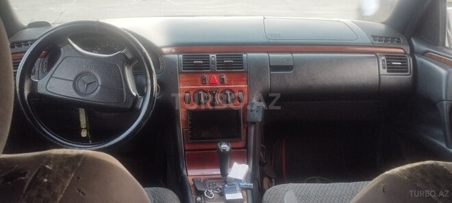 Mercedes E 220-5