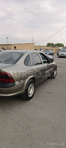 Opel Vectra-4