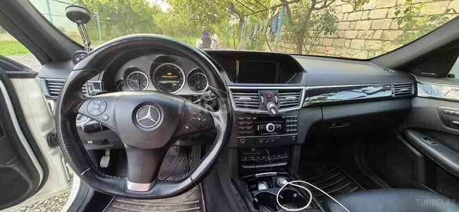 Mercedes E 350 4MATIC-5