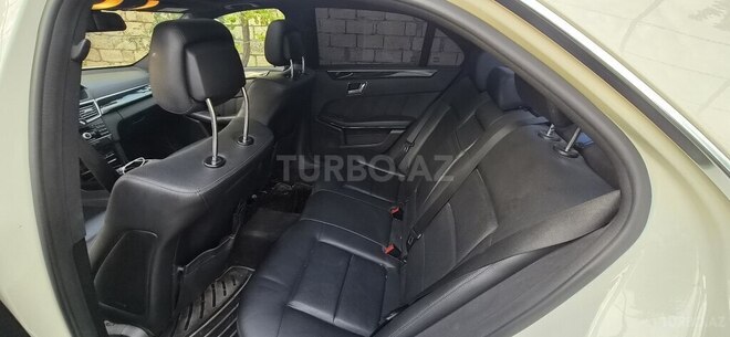 Mercedes E 350 4MATIC-7
