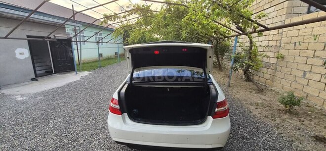 Mercedes E 350 4MATIC-10