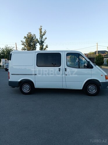 Ford Transit-2