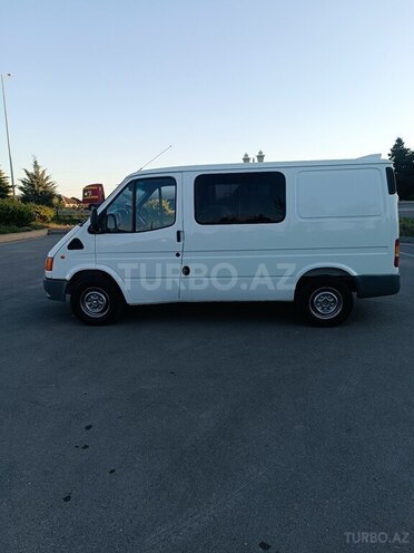 Ford Transit-3