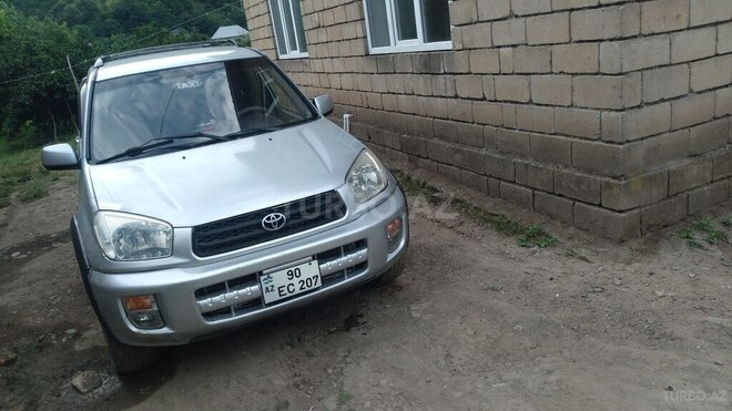 Toyota RAV4-1